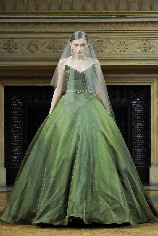 Зеленое свадебное платье