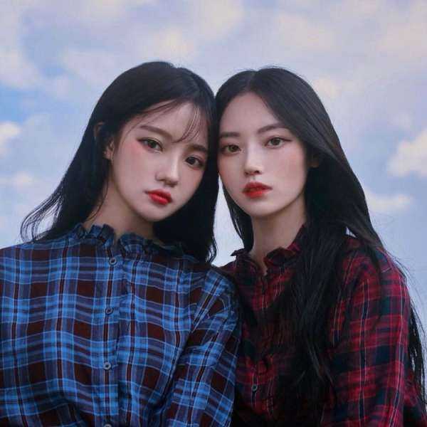 Две кореянки подруги