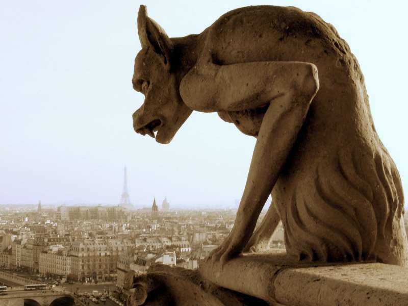 Горгулья статуя Париж