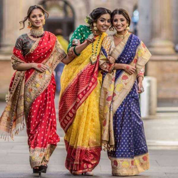 Национальная одежда Индии Сарари