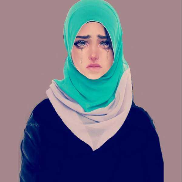 Плачущая девушка в хиджабе