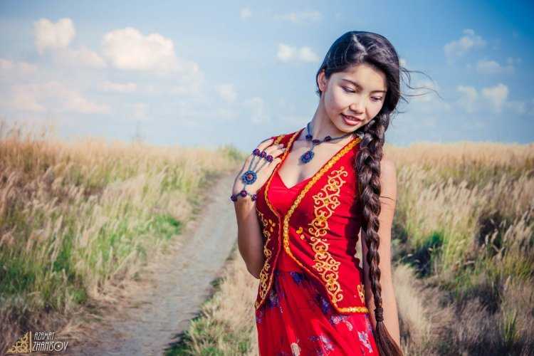 Девушки средней Азии