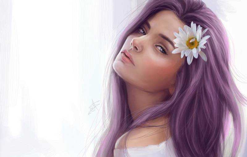 Девушка с фиолетовыми волосами