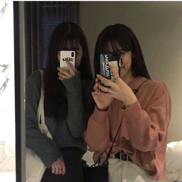Две кореянки без лица