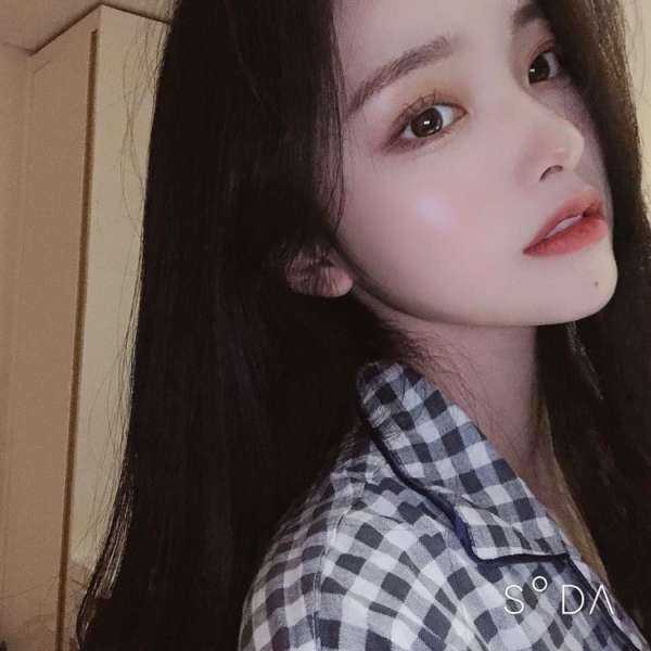 Красивая кореянка 16 лет