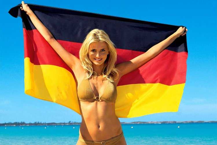 Симона Вилар популярная футбольная фанатка сборной Германии