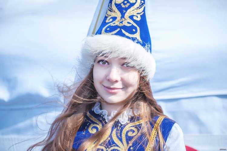 Казахская шапка женская