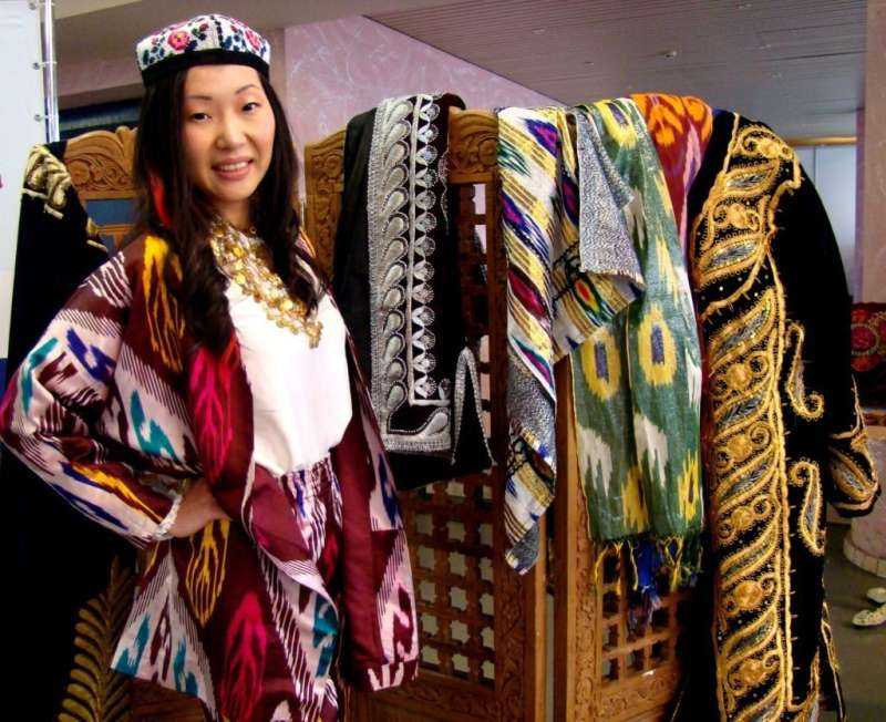 Националь костюм Узбекистана