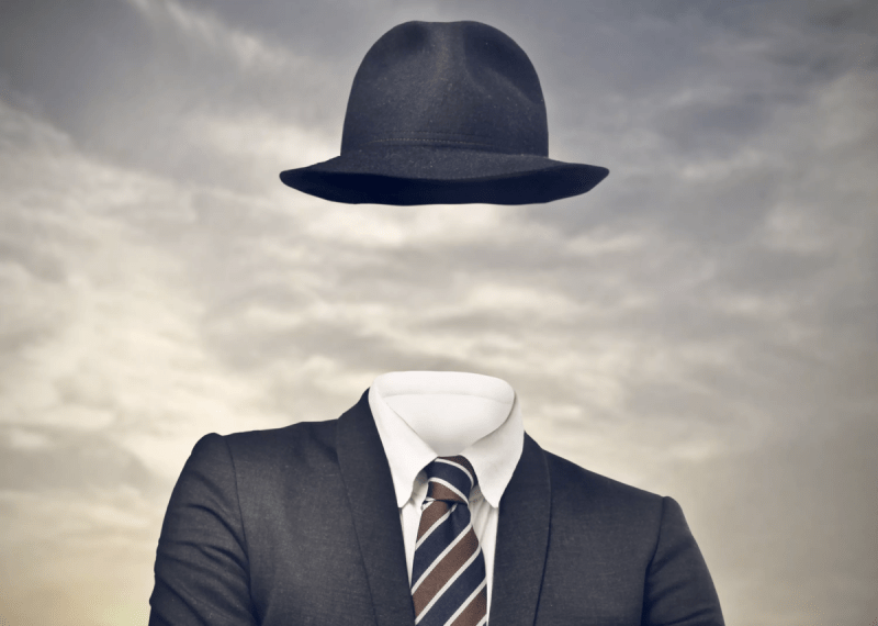 Загадочный человек в шляпе