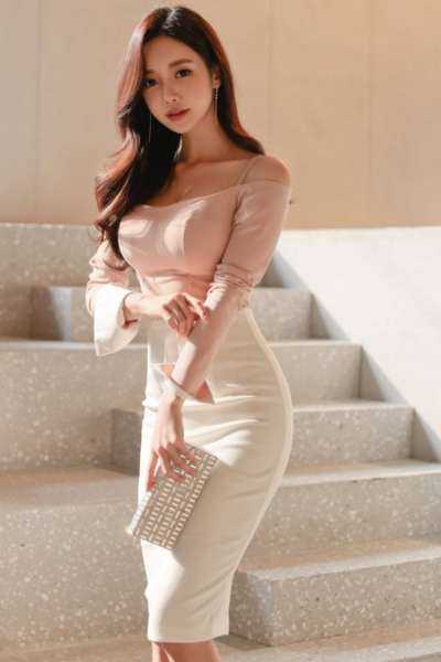 Корейская модель son youn ju в платье