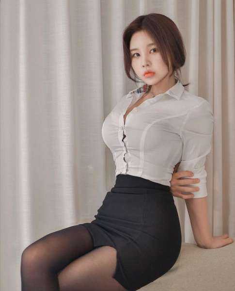 Азиатские девушки красивые блузках