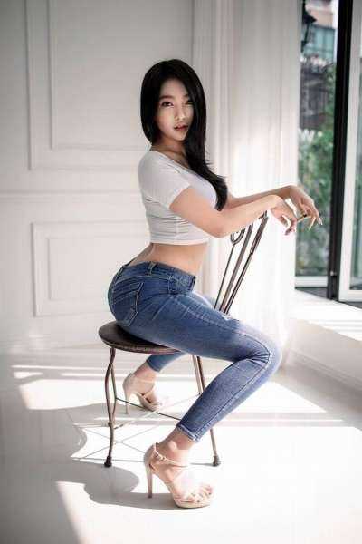 Китайки девушки в джинсах